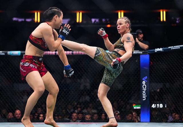 无缘双冠王！35岁张伟丽全场被压制挑战失败，仍1战狂赚2500万