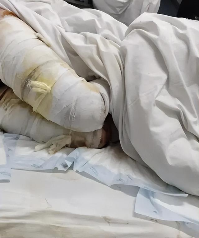 母亲去世1713天后，父亲被执行死刑，儿子拒领骨灰，亲戚：白眼狼