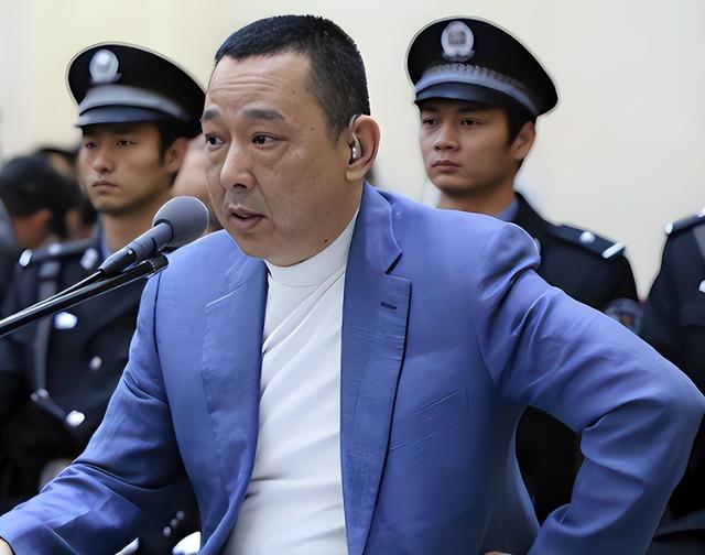 中国首位被注射死刑亿万富翁，临死前挣扎：我捐495亿，饶我一命