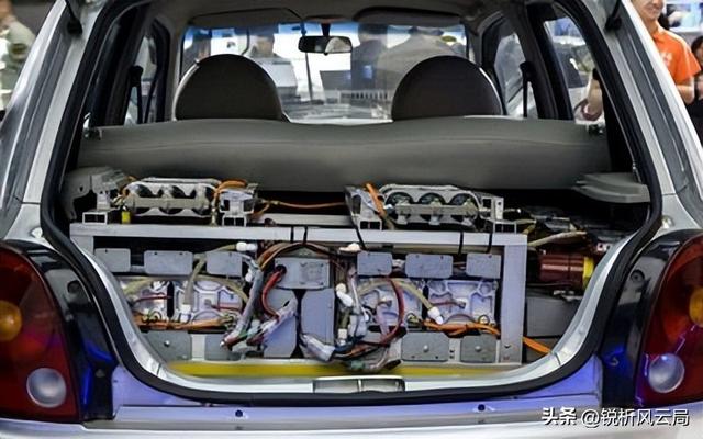 高性能电车频频爆燃，厂家只吹速度不提安全，老百姓能不能买电车