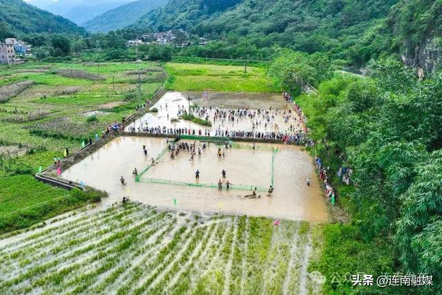 人人人人!连南这场狂欢盛宴嗨翻天🤩多图直击火爆现场丨跟着《瑶族舞曲》去旅行