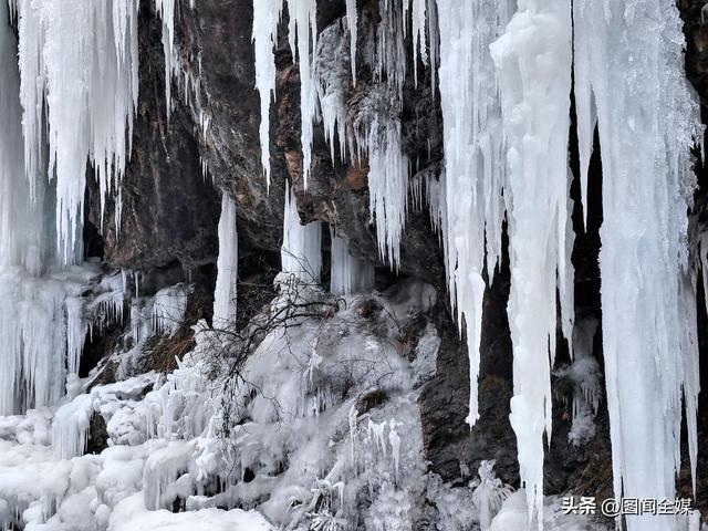 冬日江山美如画 秦岭冰瀑醉游人