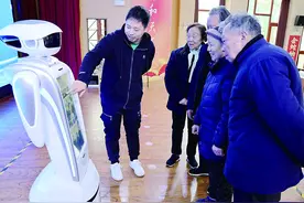 人机协同，给老人“有温度的科技陪伴” 智慧养老情感陪护机器人来了图片
