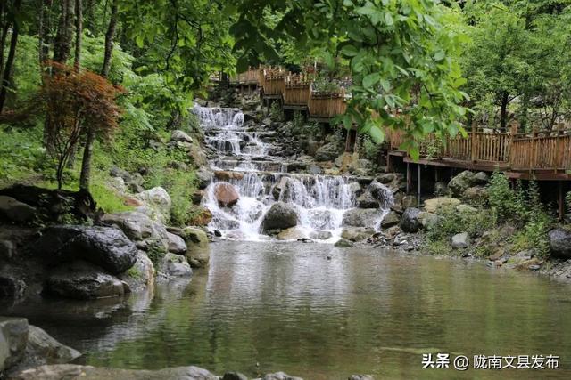 炎炎夏季 来文县铁楼藏族乡享清凉时光