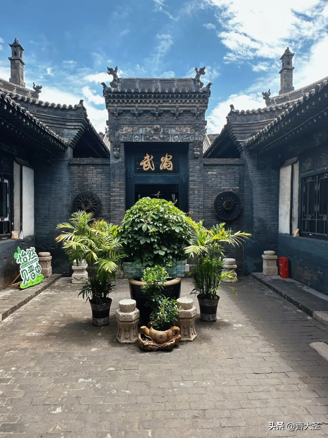 晋中一日游精华攻略：从王家大院到平遥古城