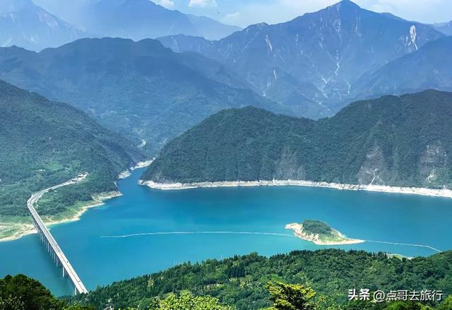 成都都江堰钻石徒步线路，都不要门票，360度观景台，让人惊叹！