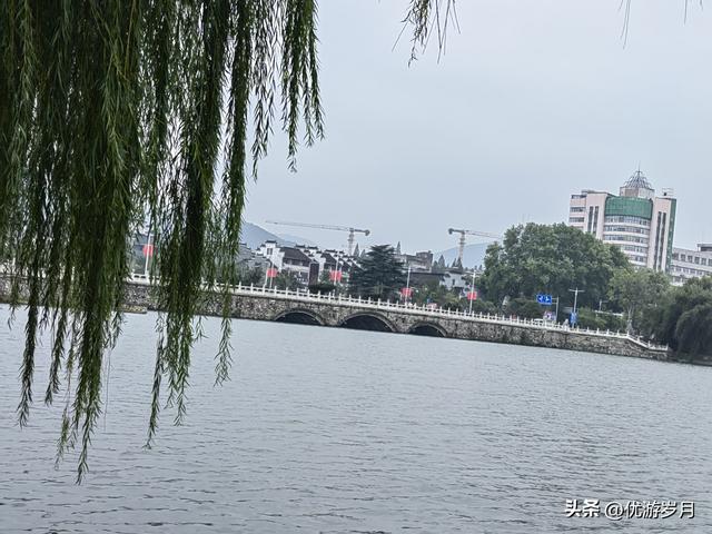 襄阳古城汉江风景很美