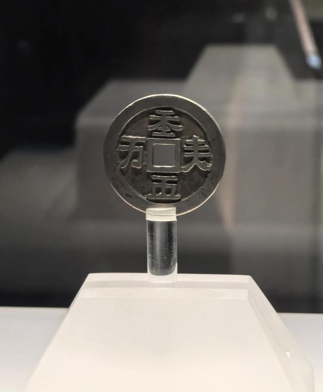 从辽阳到巴林左旗到宁城，既是一次地域旅行，也是一次历史回望