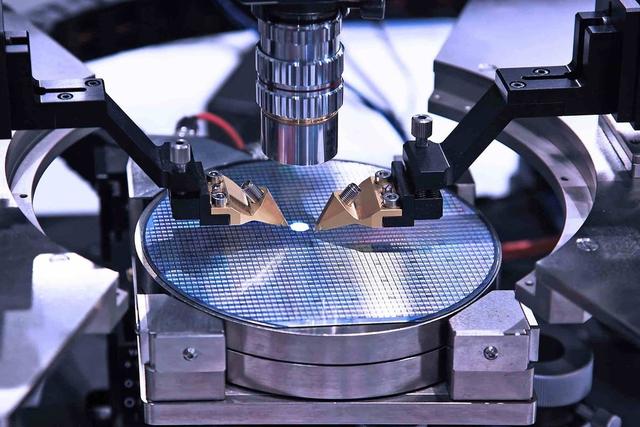 日本：再不阻止，很快中国就能把芯片干到当年和DVD一样的白菜价