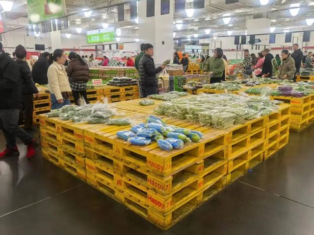 实探开心农场A会员店：低配的山姆、高配的乐尔乐和农贸集市