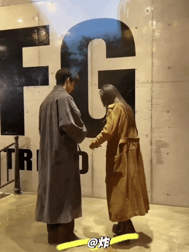 这对姐弟恋…这么甜的吗？我倒看看多好磕？