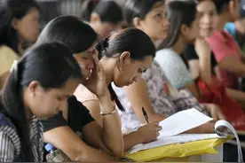 被压榨的菲佣，成了“国家英雄”图片