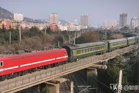 T126次列车由成都西开往东莞东，四川地区到珠三角地区的特快列车图片