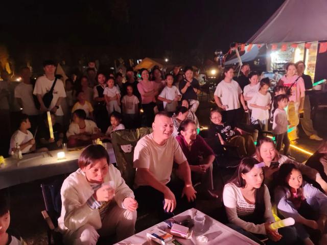 撸着串听着歌，岳阳夜生活的C位就在这里！