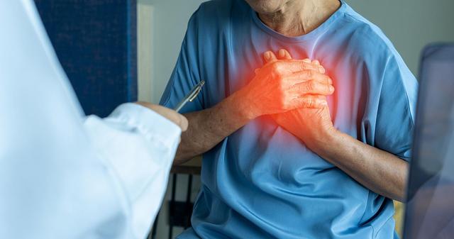 人有没有心梗，散步就知道？得心梗的人，散步常有这5个表现