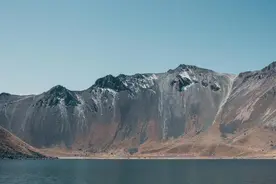 在两性关系中，女人最多能接受多少岁的男人？3个女人说出心里话图片