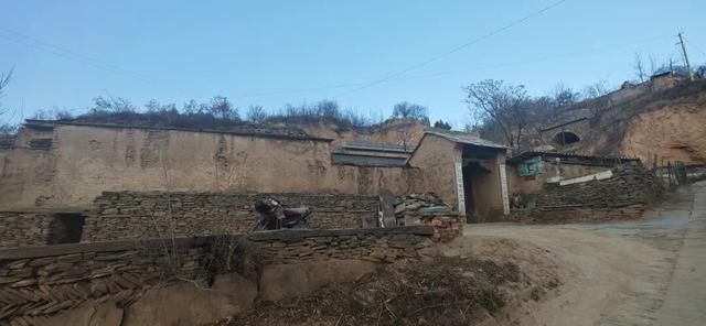 《平凡的世界》石圪节公社双水村，在绥德县满堂川镇郭家沟村