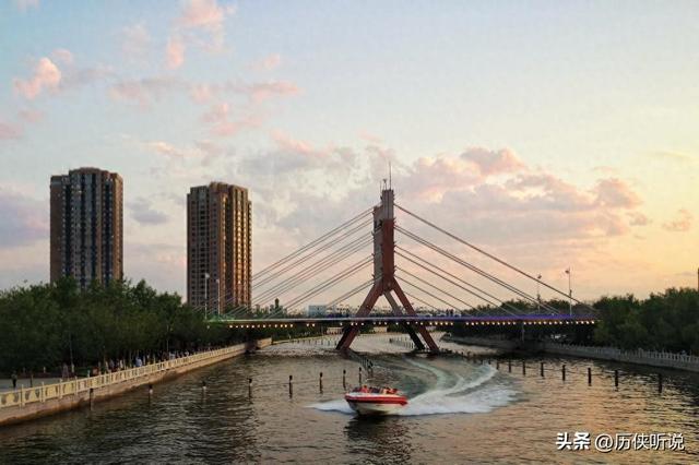 西方专家：中国又开始逆天改命，“引额济克”工程，让荒漠变绿洲
