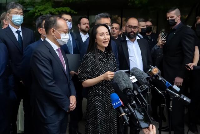 背刺中国，陷害孟晚舟的真凶被挖出来后，如今遭到了哪些报应？