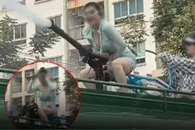 中国女游客包水车“扫射”街头，泰国人又怒了！图片