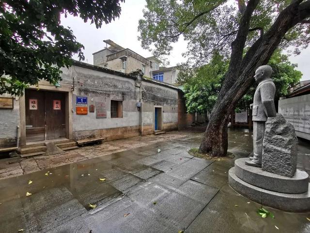 吴石故居现在还住着侄孙，侄孙回忆：其子吴韶成多次回故居
