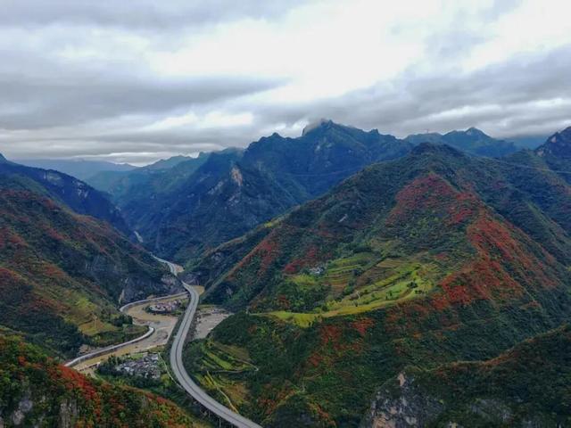 警告！深秋的徽县，千万别出门！因为……