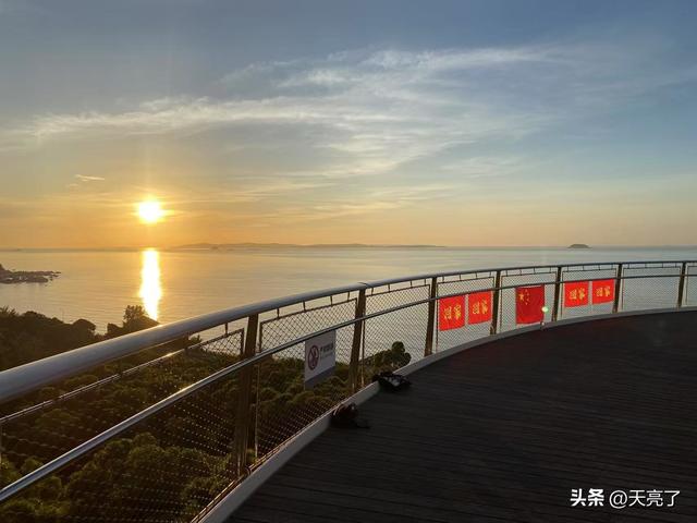 来厦门旅行，怎能不看一次海上日出