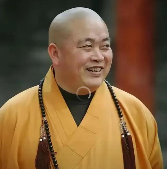 释永信妈妈照片曝光，80多岁与二儿子住一起