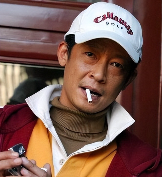 抛弃徐帆，情断许晴，没想到情史丰富的王志文，今59岁老到认不出