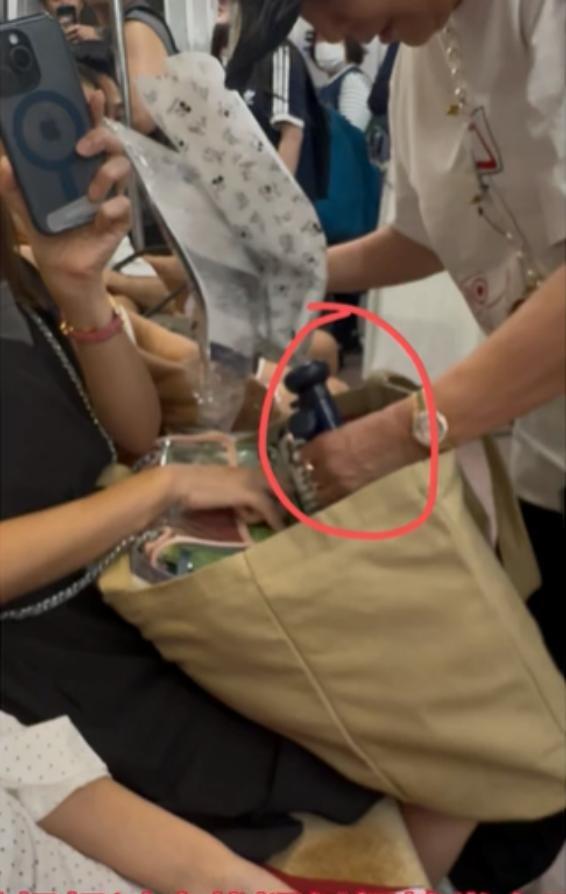 江苏女孩出国旅游，地铁上遭日本人侮辱，女孩硬刚：我是你爸爸