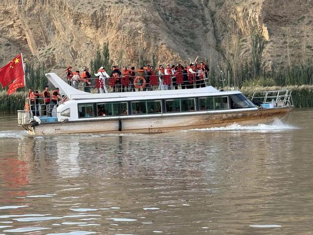 国庆第三天,青铜峡黄河大峡谷接待有序，安全保障与优质服务获赞