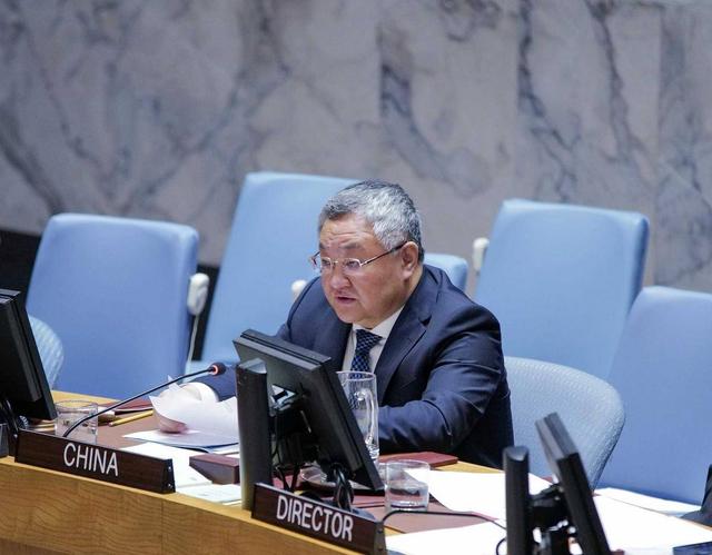 中方发出最后通告后，不到24小时	，中日舰艇正面交锋，石破茂警告