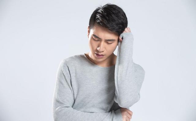 边牧撞碎100万玉镯，被主人暴打后卖到狗肉馆，3天后主人回家傻眼
