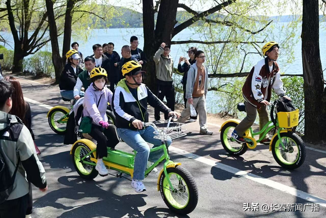 净月潭双节期间推暖心服务，多维交通保障畅游体验