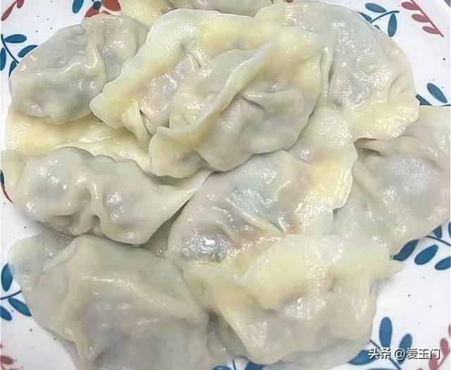 冬天，这菜使劲吃！一解毒，二对眼睛好，三护肝，冬天包饺子真香