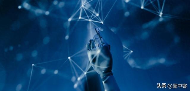 C罗不踢了？足坛首富疯狂押注AI，10亿粉丝成他新“进球”工具