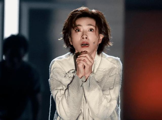 因长的太漂亮	，七次拒绝导演“要求”被封杀，43岁终凭实力拿影后