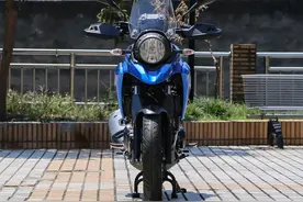 当年落地3.8W，有多少人的第一辆拉力是它的？铃木DL250图片