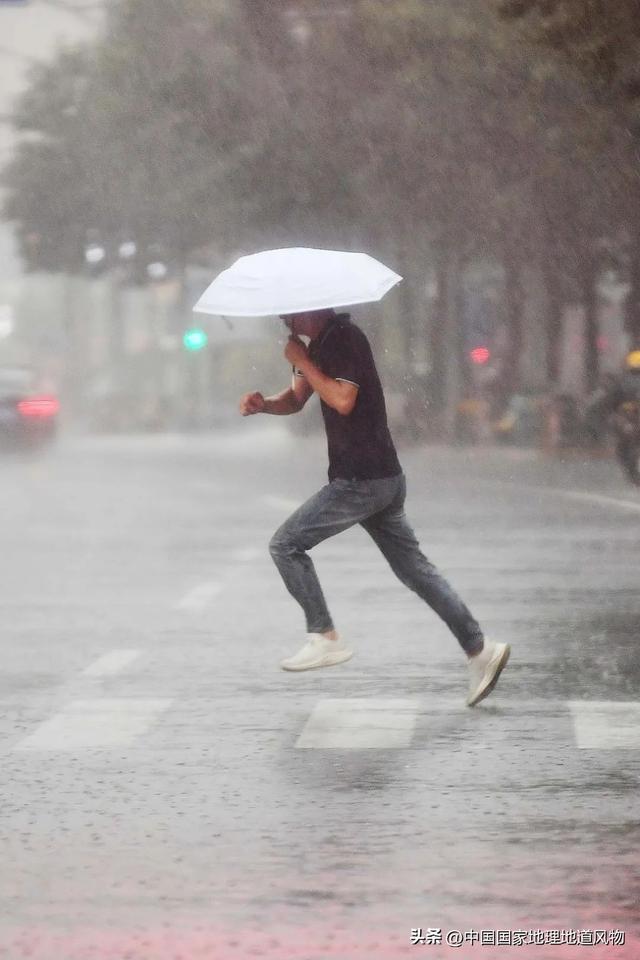 北京强降雨为何山区更猛烈