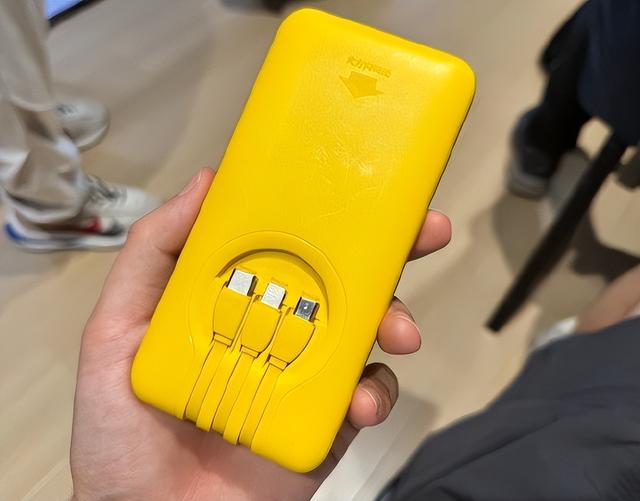 从街头爆红到“门可罗雀”，共享充电宝凉了，连商家都不愿再装