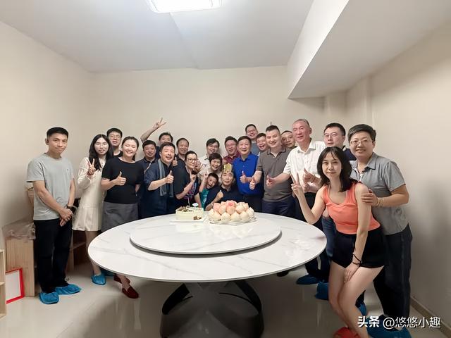 73岁聂卫平生日照曝光：身材消瘦	，脸色苍白，身边围满庆生的人！