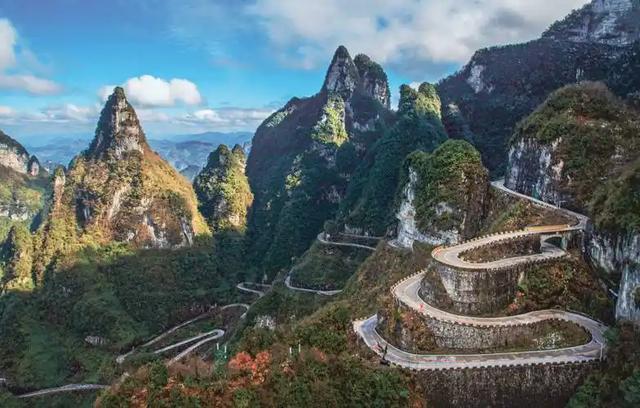 游客量翻倍还多!张家界用一场赛事赚500亿,转型密码藏在哪?