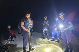 5小时，8公里！穿梭千米高山，拯救迷路游客！图片