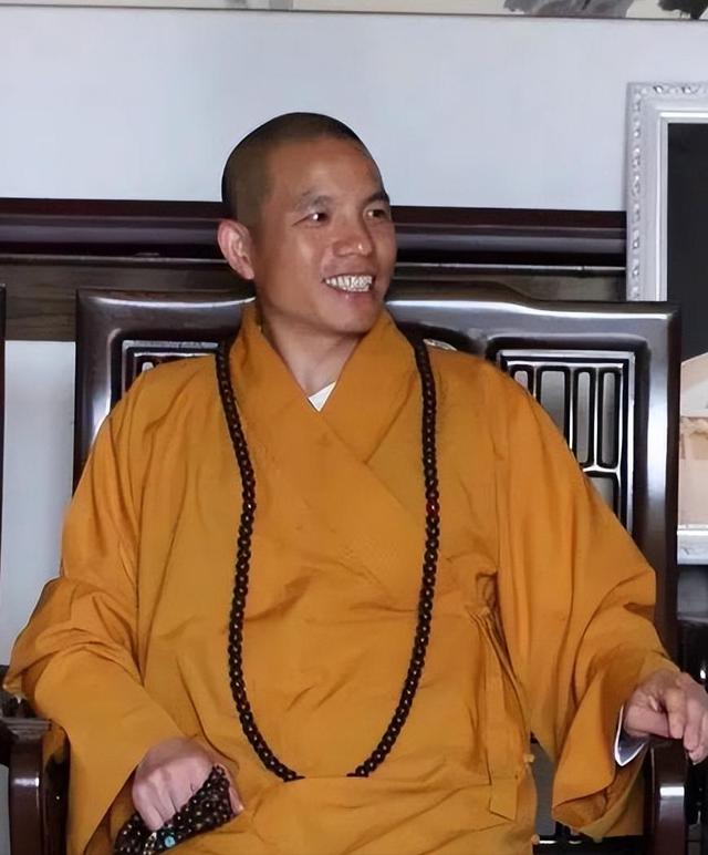 拔出萝卜带出泥！释永信下马，举报人被扒惊天丑闻，难怪会被开除