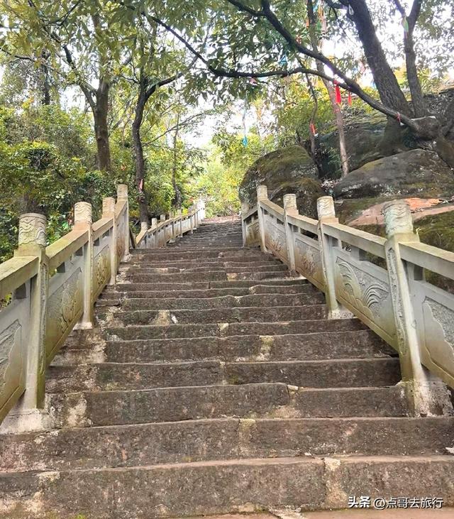 彭州人私藏的精品徒步路线，没有拥挤的人潮，可以吃斋饭！