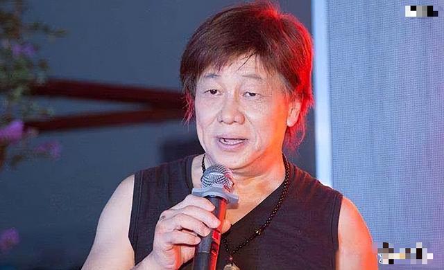 梁小龙被曝离世仅1天，恶心的一幕还是发生，徒弟怒斥吃相太难看