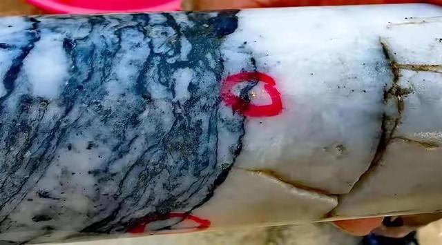 金矿勘探突破	，昆仑山发现可开采1000吨黄金，筑牢国家资源根基