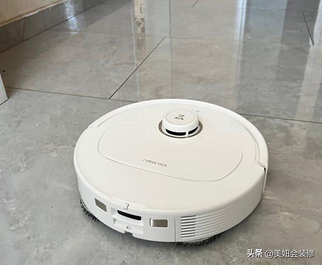 洗地机和扫地机器人到底买谁？3年实测：各有优势，不要都买！