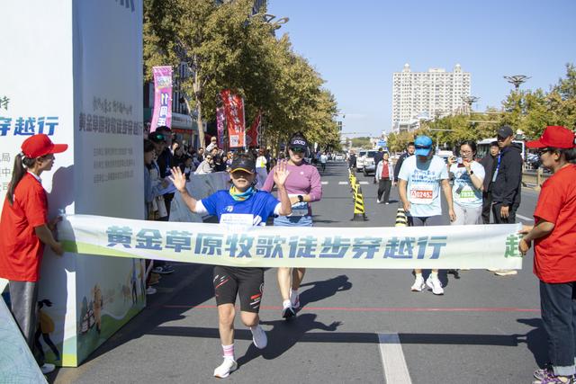 步履生花 城市漫游 这场徒步赛热烈精彩