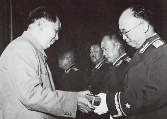 开国十大元帅，毛主席尊敬谁，喜欢谁，放心谁，器重谁，倚重谁？